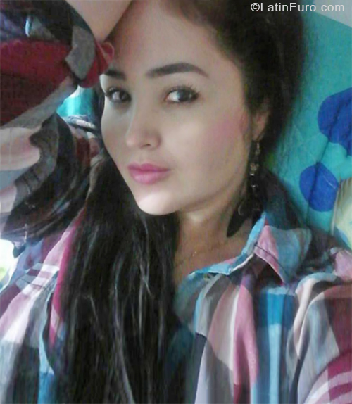 Date this georgeous Colombia girl Yamile from Medellín CO28194