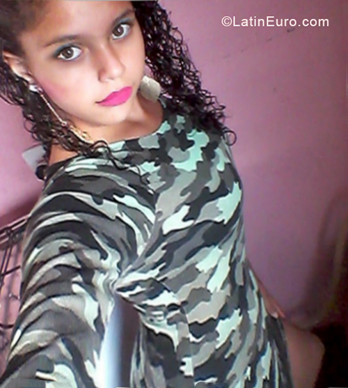 Date this sensual Brazil girl Kezia from Sao Paulo BR10763