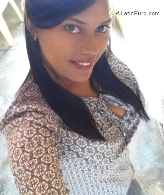 Date this funny Dominican Republic girl Clara from Santo Domingo DO33983