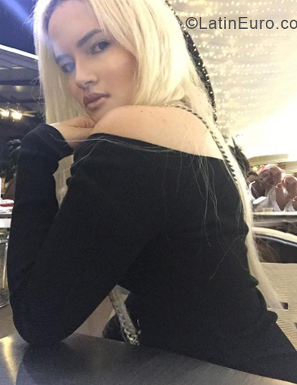 Date this delightful Colombia girl Anastasia from Cali CO30121