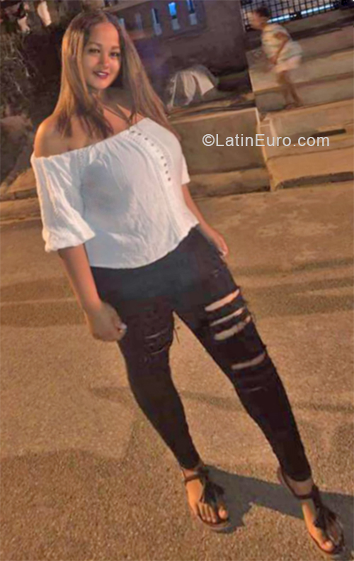 Date this lovely Dominican Republic girl Carolyn from Puerto Plata DO34032
