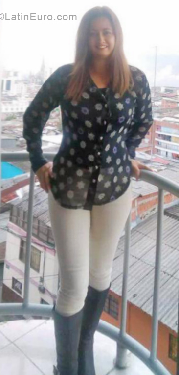 Date this sultry Colombia girl Mary Shalom from Manizales CO24927
