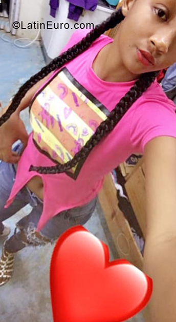 Date this athletic Dominican Republic girl Danylis from San Pedro De Macoris DO34063