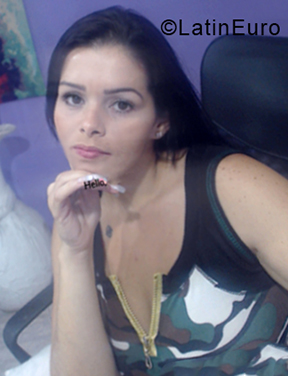 Date this happy Colombia girl Yolimar from Floridablanca CO24942
