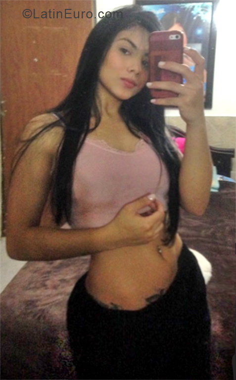 Date this tall Colombia girl Valeria from Medellin CO27226