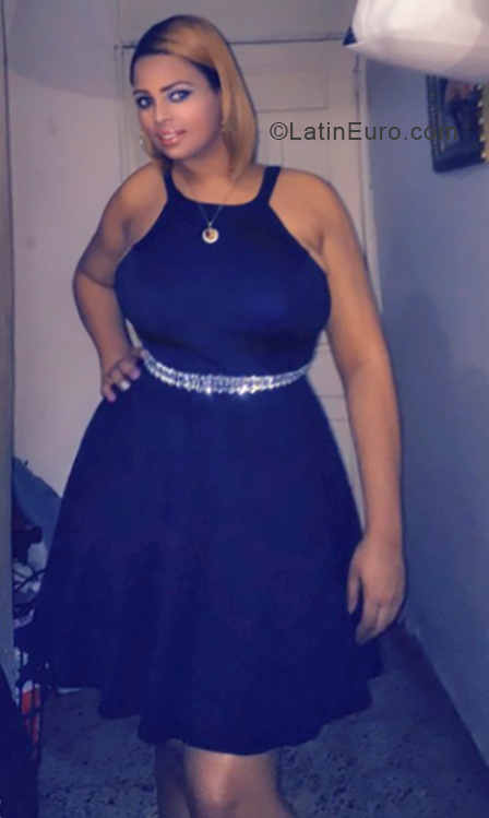 Date this gorgeous Dominican Republic girl Leidy from Santo Domingo DO34101