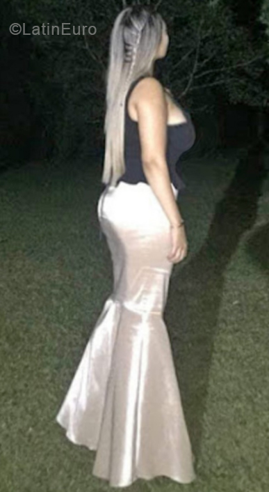 Date this sensual Colombia girl Thalia from Cali CO24993