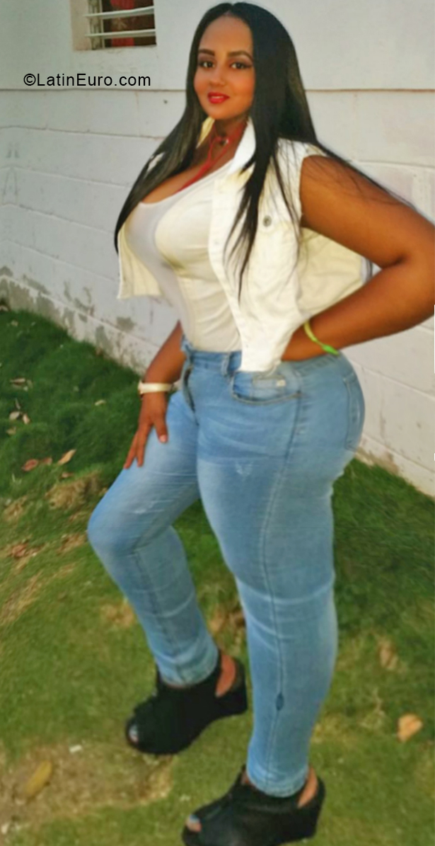 Date this athletic Dominican Republic girl Estrela from Santiago DO34140