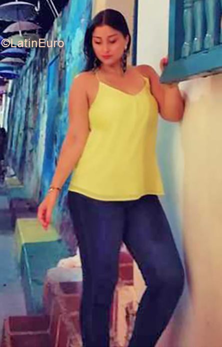 Date this hard body Colombia girl Eileen from Cartagena CO25013