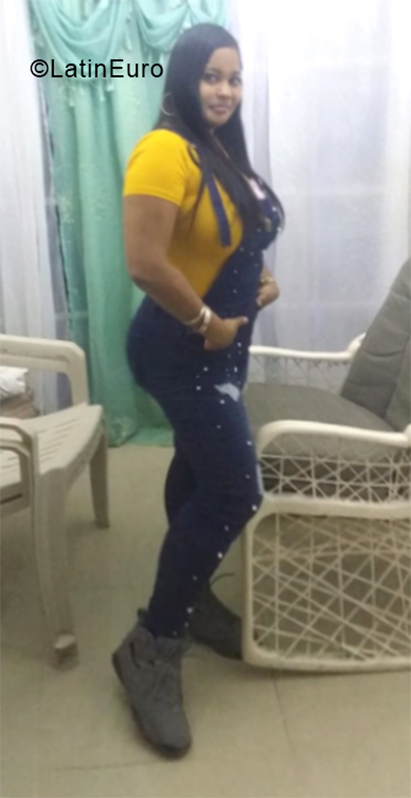 Date this georgeous Dominican Republic girl Aimie from Santo Domingo DO34165