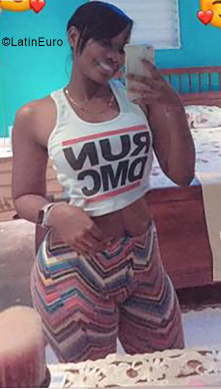 Date this hard body Dominican Republic girl Katherine from Santo Domingo DO34270