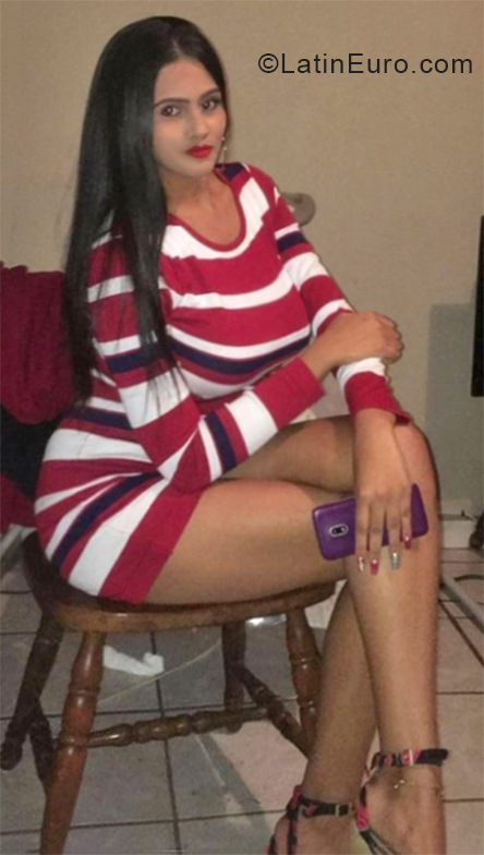Date this lovely Mexico girl Holli from Ensenada MX1628