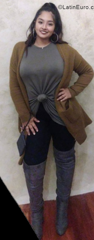 Date this voluptuous Venezuela girl Daniela from Los Teques VE2217