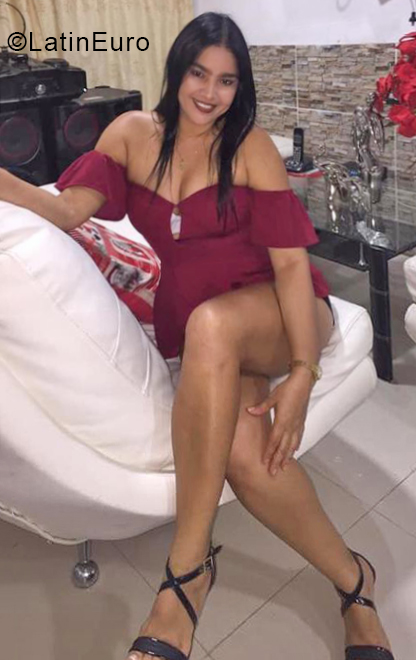 Date this funny Colombia girl Berta from Barranquilla CO25101