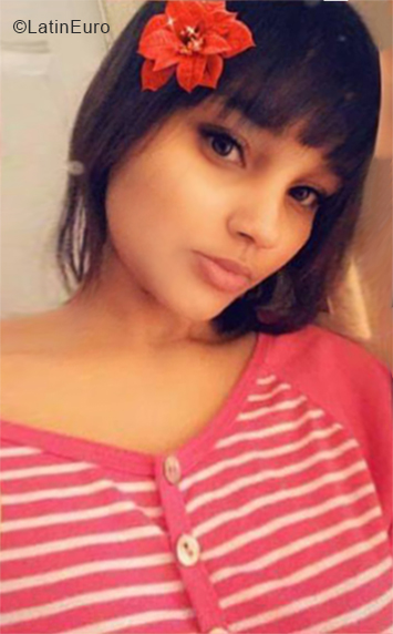 Date this nice looking Dominican Republic girl Betsy from Santo Domingo DO34369
