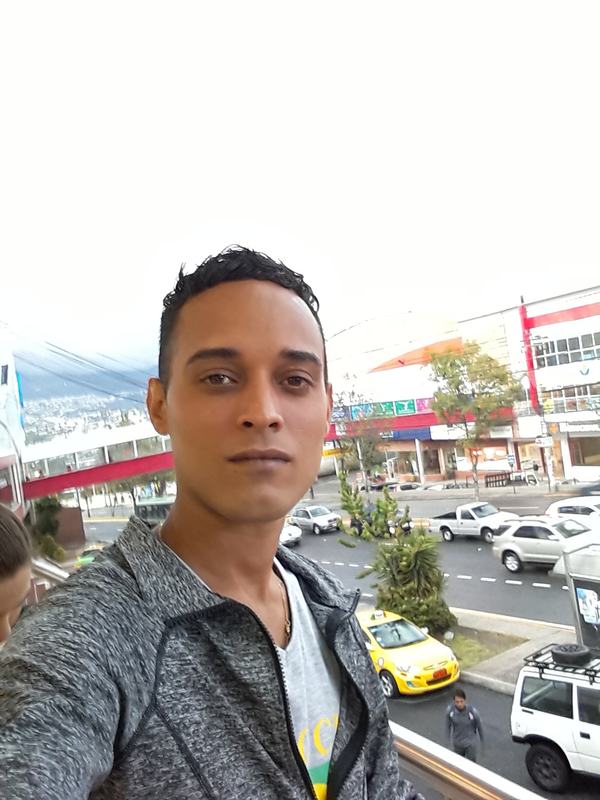Date this beautiful Cuba man Richard from Panama CU500