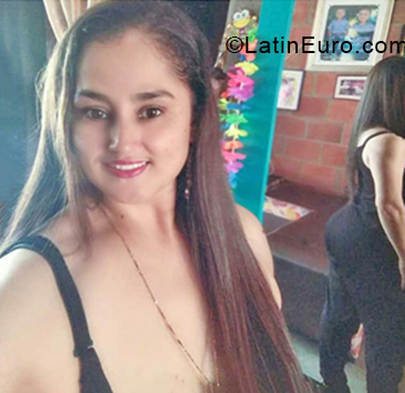 Date this gorgeous Dominican Republic girl Angela from Cali DO34365