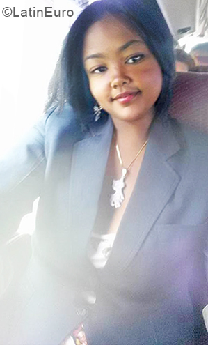 Date this voluptuous Dominican Republic girl Eunese from Santo Domingo DO34366