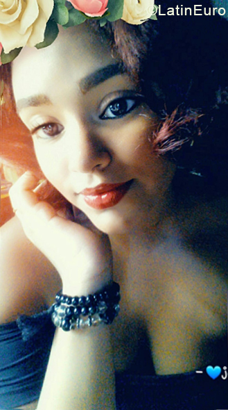 Date this hard body Dominican Republic girl Jatna from Santo Domingo DO34384