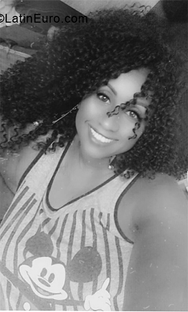 Date this attractive Brazil girl Ciara from Rio De Janeiro BR10811