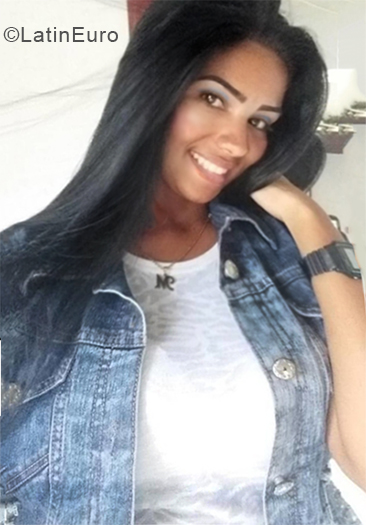 Date this attractive Venezuela girl IVELISSE from Chacao VE2260