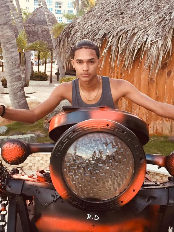 Date this hard body Dominican Republic man Jose stiven from Santo Domingo DO34506