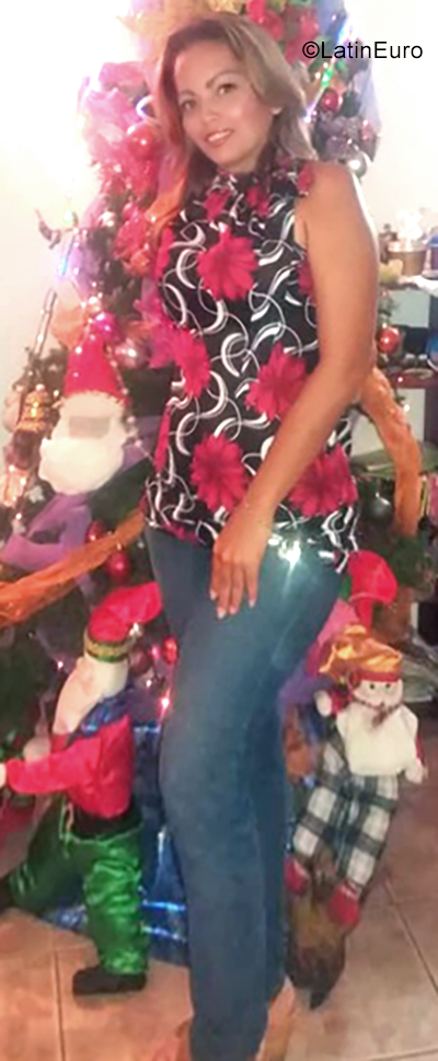 Date this georgeous Venezuela girl Soletra26 from Maturin VE2295