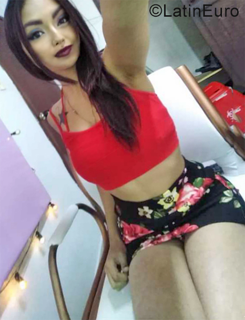 Date this fun Colombia girl Moon from Bogota CO25242