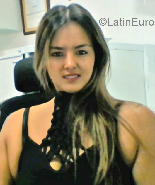 Date this pretty Colombia girl Vanessa from Cali CO25254