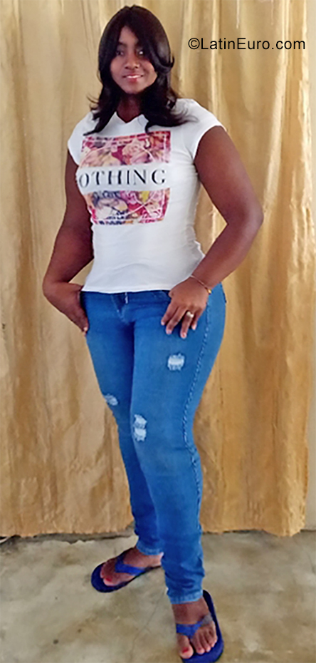 Date this passionate Colombia girl Andrea from Cali CO25659
