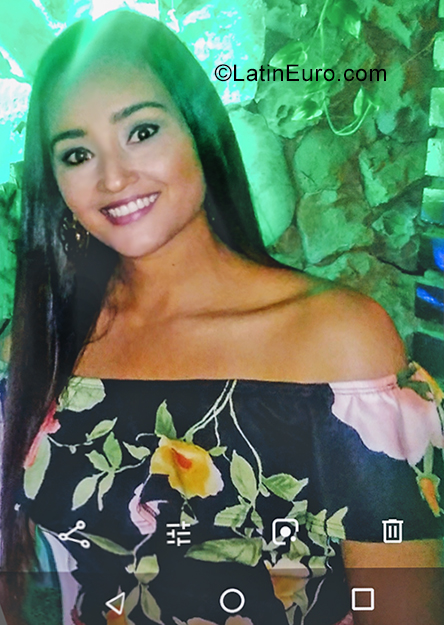 Date this hard body Colombia girl Karina from Valledupar CO25264