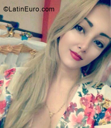 Date this charming Ecuador girl Alexa from Esmeraldas EC322