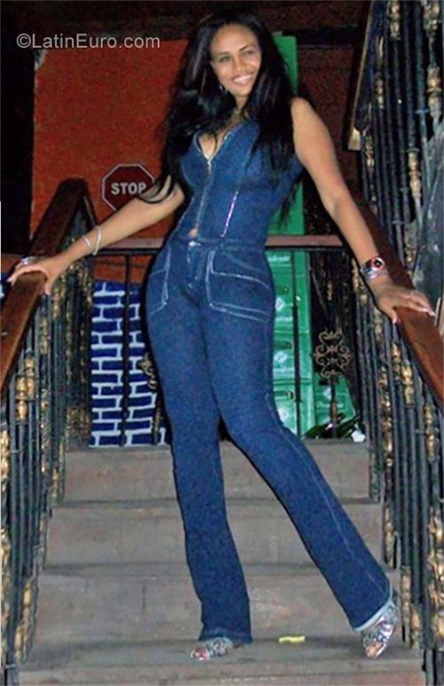 Date this fun Dominican Republic girl Jadelin from Santo Domingo DO34643