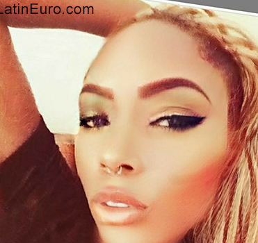 Date this good-looking Colombia girl Edith from Medellin CO25282