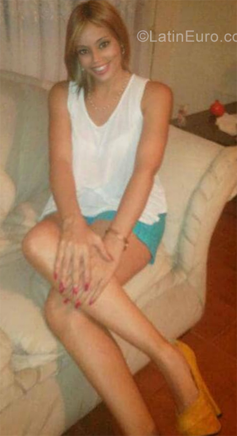 Date this hard body Venezuela girl Jennifer from Caracas VE2350