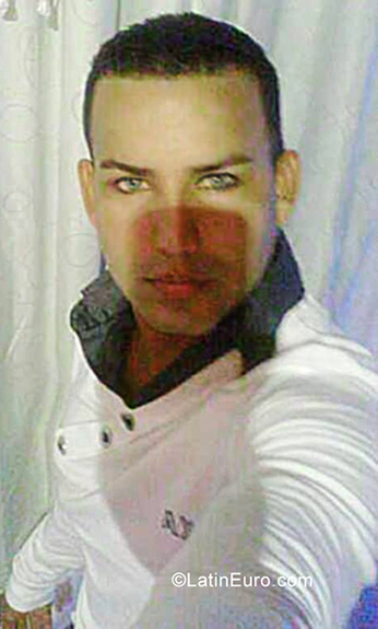 Date this voluptuous Venezuela man Jeunis alejandr from Guayana VE2332