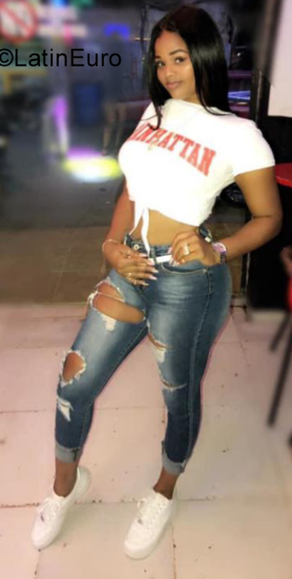 Date this charming Dominican Republic girl Yailisy from Santo Domingo DO34672