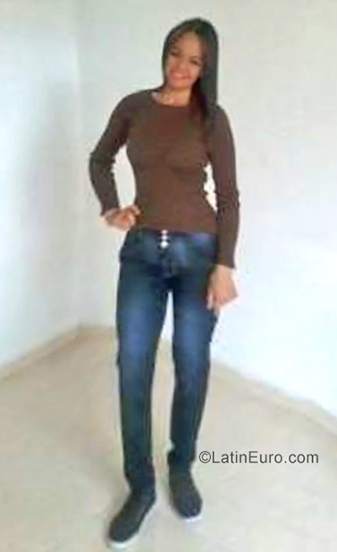 Date this exotic Colombia girl Alejandra from Bogota CO25302