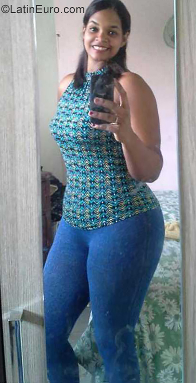 Date this voluptuous Dominican Republic girl Ivette from Santo Domingo DO34687