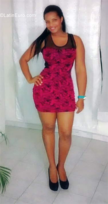 Date this foxy Colombia girl Marian from Cali CO25315