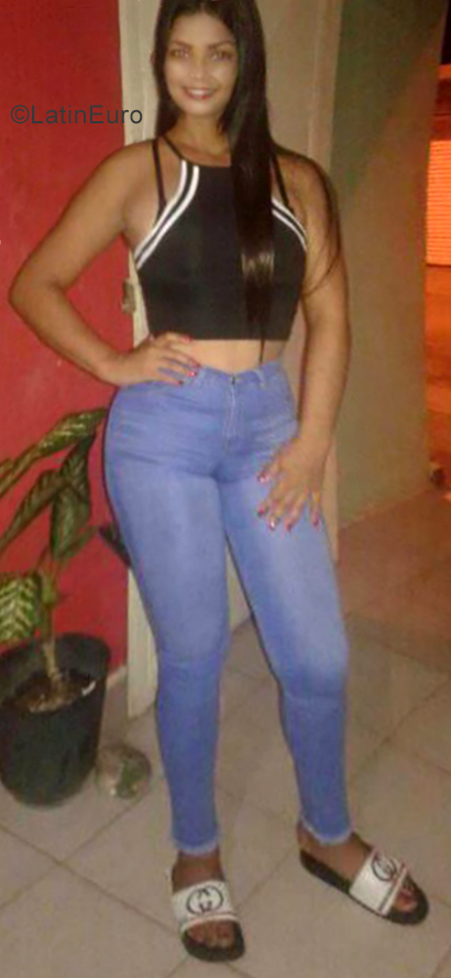 Date this lovely Venezuela girl Karla from Cumana VE2370