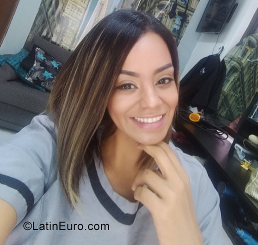 Date this hard body Colombia girl Catalina from Cali CO26537