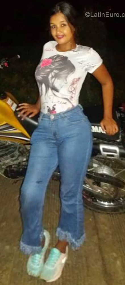 Date this exotic Colombia girl Kamila from Apartado CO25332
