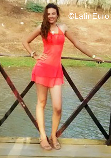 Date this hot Colombia girl Paola from Barranquilla CO25335