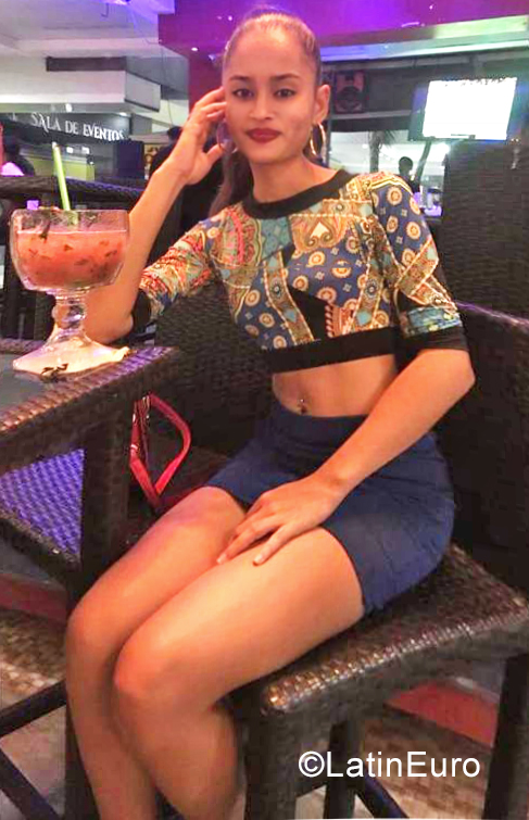 Date this happy Dominican Republic girl Jessica from Santiago DO34754