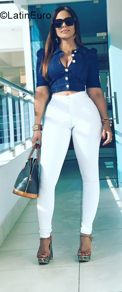 Date this hard body Dominican Republic girl Perla from Santo Domingo DO34797