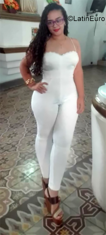 Date this pretty Venezuela girl Stefany from Barquisimeto VE2378