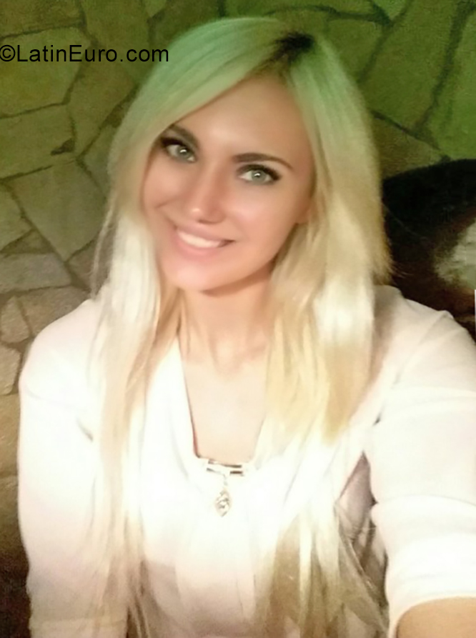 Date this lovely Ukraine girl Retfonie from Kiev UA77