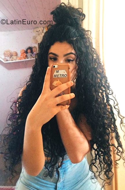 Date this young Colombia girl Bellacasas from cali CO25391
