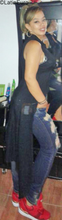 Date this sensual Colombia girl Monica from Medellin CO25417